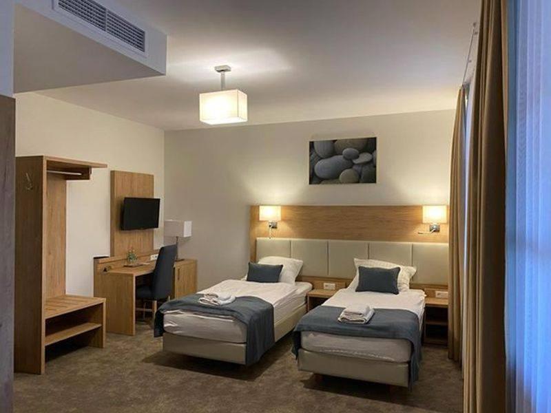 Hotel I Gospoda Pod Kamieniem Ліпниця-Мурована Екстер'єр фото